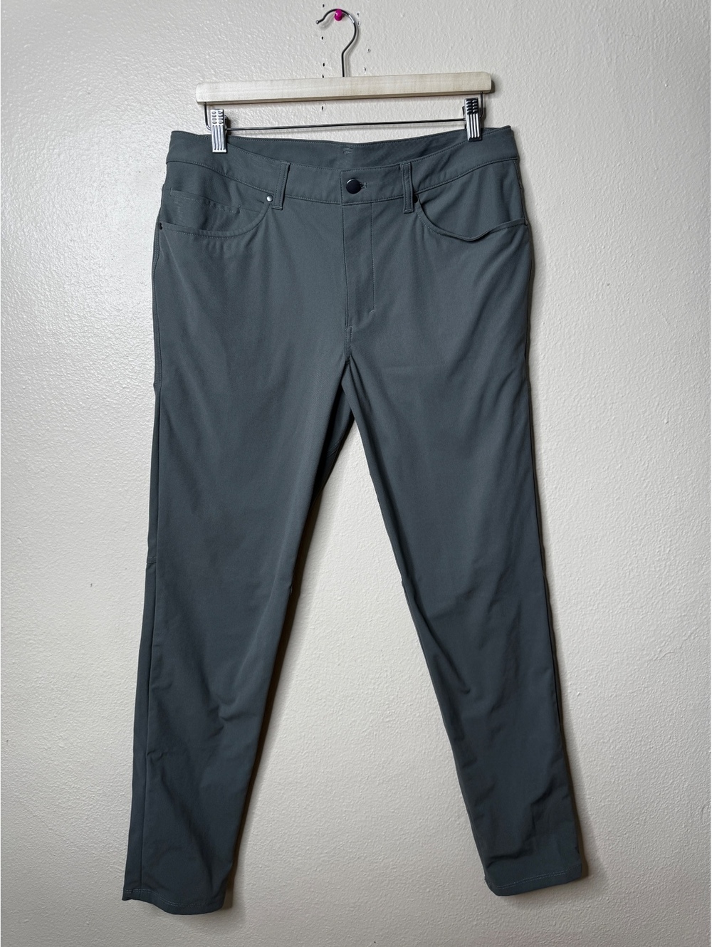 Lululemon Mens Size 34 Gray 5 Pocket Stretch Tapered Pants Recycled